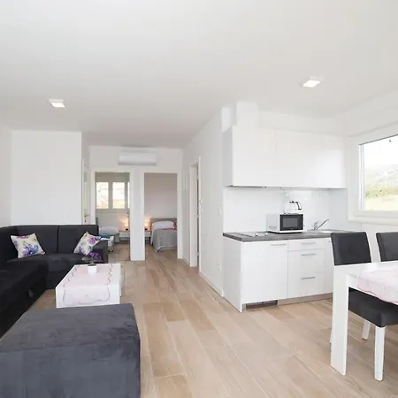 Two-bedroom In Apartment *