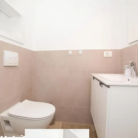 Lovely Apartment In Trogir With House Sea View *