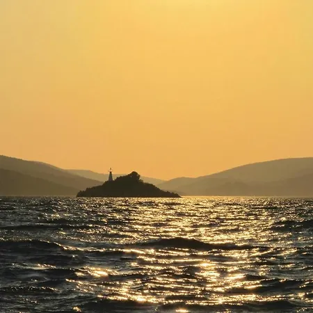 Lejlighed Lovely Apartment In Trogir With House Sea View